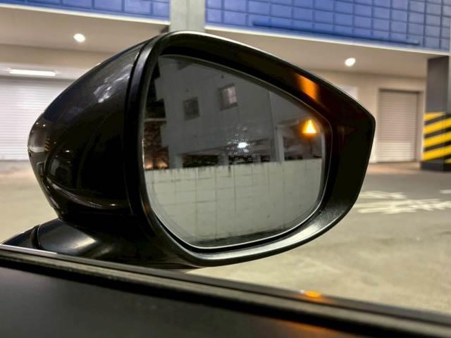 【ブラインドスポットモニター（ＢＳＭ）】車線変更時に車両後方から来る車両を検知し安全をサポートする装置です。