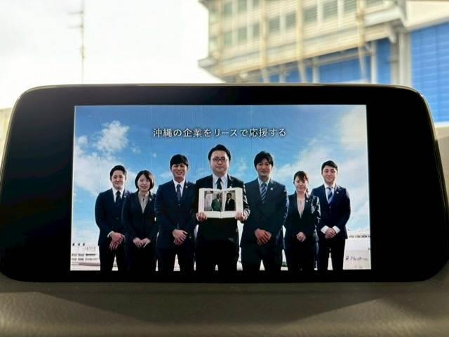 【純正コネクトＳＤナビ】フルセグテレビやブルートゥース接続、ＤＶＤ再生やスマートフォン連携（アップルカープレイ）など多彩な機能を併せ　持っており、インパネ周りがすっきりしてますね！