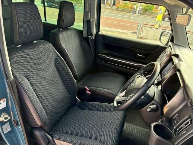 ブラックを基調とした、洗練されたインテリアは一見の価値あり。各種オプションも取り揃え「室内消臭」「室内クリーニング」も専門業者に委 託できます。