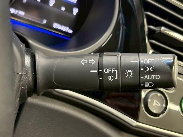 グレイス ハイブリッドLX クルーズコントロール 衝突軽減ブレーキ バックカメラ プッシュスタート Bluetooth スマートキー オートライト ドライブレコーダー ステアリングスイッチ ETC フォグライト CD/DVD再生(6枚目)