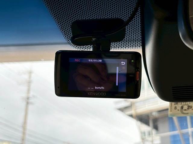 グレイス ハイブリッドLX クルーズコントロール 衝突軽減ブレーキ バックカメラ プッシュスタート Bluetooth スマートキー オートライト ドライブレコーダー ステアリングスイッチ ETC フォグライト CD/DVD再生(10枚目)