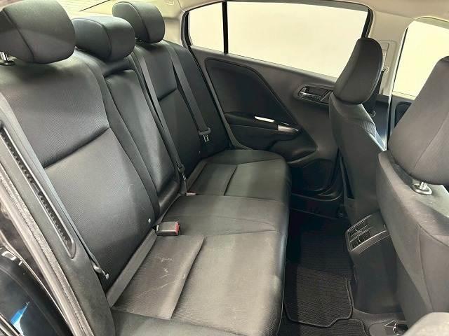 グレイス ハイブリッドLX クルーズコントロール 衝突軽減ブレーキ バックカメラ プッシュスタート Bluetooth スマートキー オートライト ドライブレコーダー ステアリングスイッチ ETC フォグライト CD/DVD再生(12枚目)