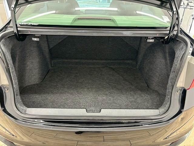 グレイス ハイブリッドLX クルーズコントロール 衝突軽減ブレーキ バックカメラ プッシュスタート Bluetooth スマートキー オートライト ドライブレコーダー ステアリングスイッチ ETC フォグライト CD/DVD再生(13枚目)