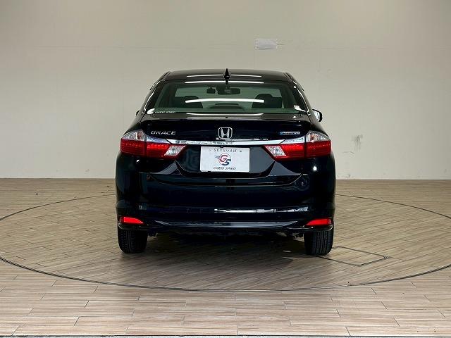 グレイス ハイブリッドLX クルーズコントロール 衝突軽減ブレーキ バックカメラ プッシュスタート Bluetooth スマートキー オートライト ドライブレコーダー ステアリングスイッチ ETC フォグライト CD/DVD再生(24枚目)