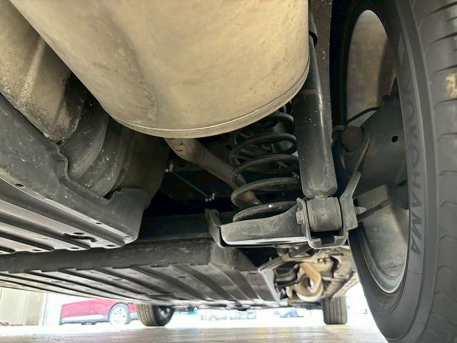 グレイス ハイブリッドLX クルーズコントロール 衝突軽減ブレーキ バックカメラ プッシュスタート Bluetooth スマートキー オートライト ドライブレコーダー ステアリングスイッチ ETC フォグライト CD/DVD再生(34枚目)