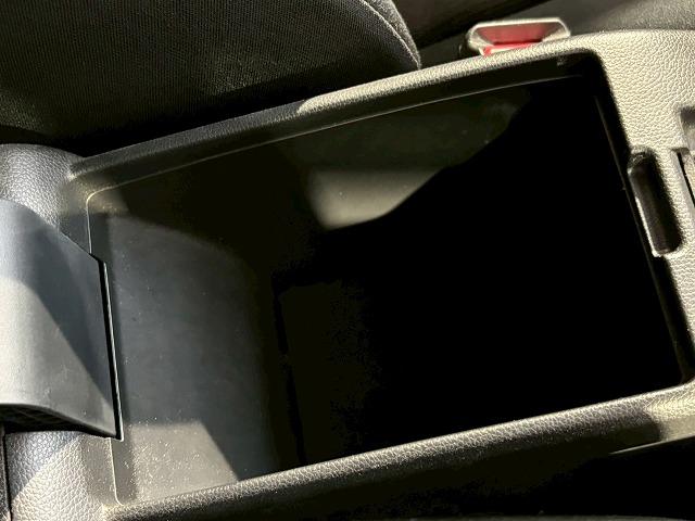 グレイス ハイブリッドLX クルーズコントロール 衝突軽減ブレーキ バックカメラ プッシュスタート Bluetooth スマートキー オートライト ドライブレコーダー ステアリングスイッチ ETC フォグライト CD/DVD再生(69枚目)