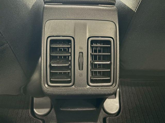 グレイス ハイブリッドLX クルーズコントロール 衝突軽減ブレーキ バックカメラ プッシュスタート Bluetooth スマートキー オートライト ドライブレコーダー ステアリングスイッチ ETC フォグライト CD/DVD再生(72枚目)