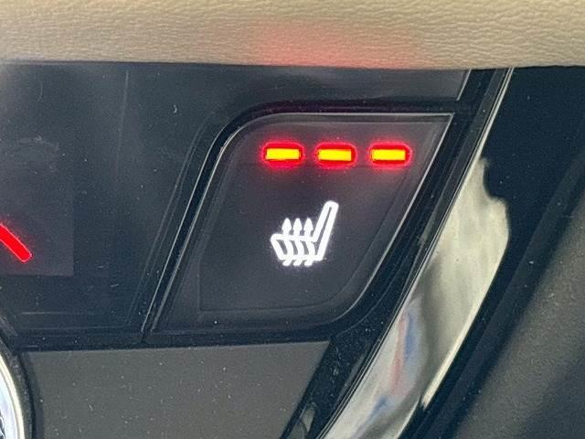 【シートヒーター】冬場はエアコンの温度設定を低めにでき、身体の芯からポカポカになります。