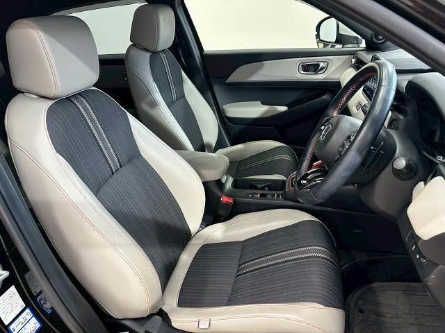 【フロントシート】破れ・へたりも少なく、ご覧の通りきれいな状態を維持しております。また、室内クリーニング・コーティングもご用命いただけます。