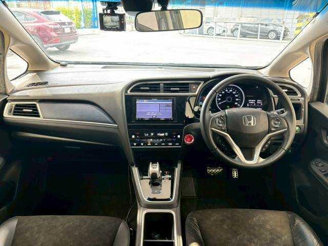 お問い合わせは０９８－９９６－４２４２まで♪　北海道、東北、関東、近畿、中国、九州地方のお客様にも販売ＯＫ☆ＳＵＶ専門スタッフが親切丁寧にご案内致します☆