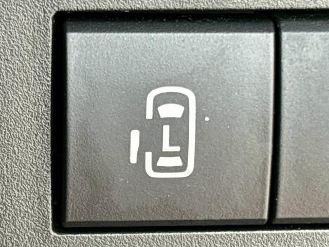 【両側電動スライドドア】運転席よりボタンひとつで開閉可能なスライドドアです。雨の日のお迎えなどに役立ちますね。