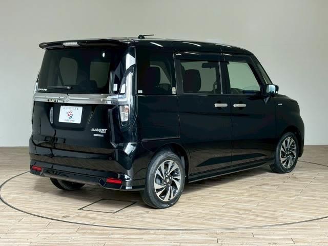 安心の指定工場完備。陸運支局に代わって車検（検査）を行うことができる工場です。そのため陸運局と同じ検査ラインを自社の工場に持ってい　ます。国家資格整備士常駐、積載車もございます。