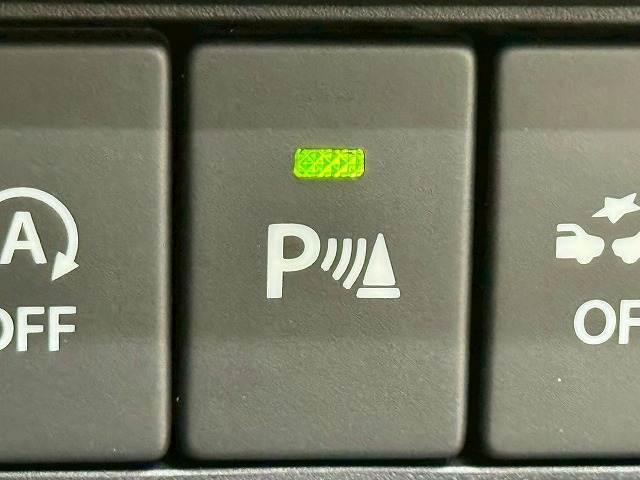 【コーナーセンサー】障害物との接近や距離を音やディスプレイ等で警告します。不慣れな駐車や安全を守ります。