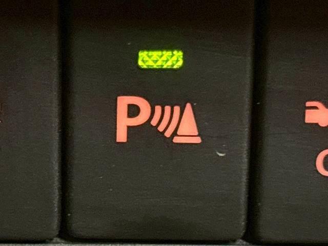 【コーナーセンサー】障害物との接近や距離を音やディスプレイ等で警告します。不慣れな駐車や安全を守ります。