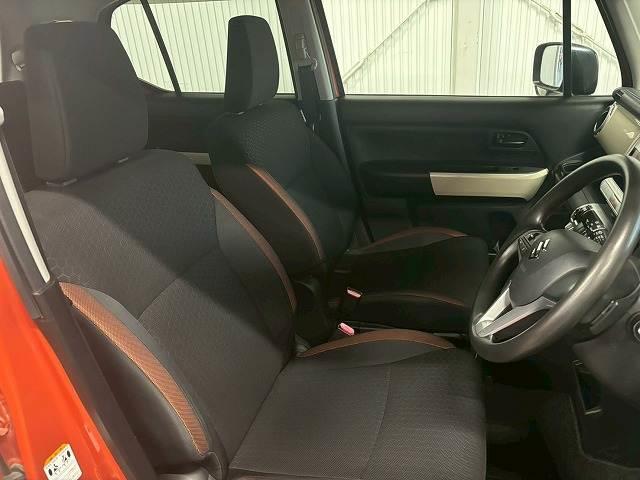 【フロントシート】破れ・へたりも少なく、ご覧の通りきれいな状態を維持しております。また、室内クリーニング・コーティングもご用命いただけます。