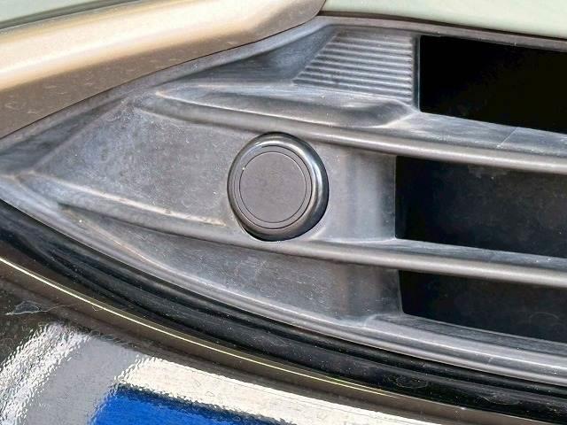 【コーナーセンサー】障害物との接近や距離を音やディスプレイ等で警告します。不慣れな駐車や安全を守ります。