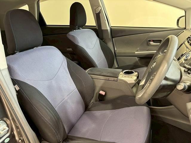 【フロントシート】破れ・へたりも少なく、ご覧の通りきれいな状態を維持しております。また、室内クリーニング・コーティングもご用命いただけます。
