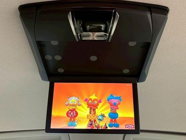 【フリップダウンモニター】家族や仲間とのドライブもこのモニターさえあれば長距離ドライブも盛り上がりますね。