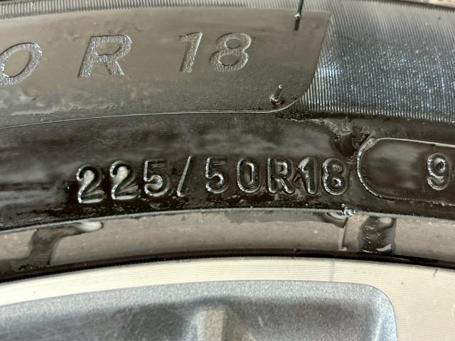 カローラクロス ハイブリッド Z 禁煙 パノラマルーフ ブラインドスポットモニター パワーシート シートヒーター CD/DVD再生 電動リアゲート コーナーセンサー 軽減ブレーキ レーンキープ 追従クルーズコントロール スマートキー(26枚目)