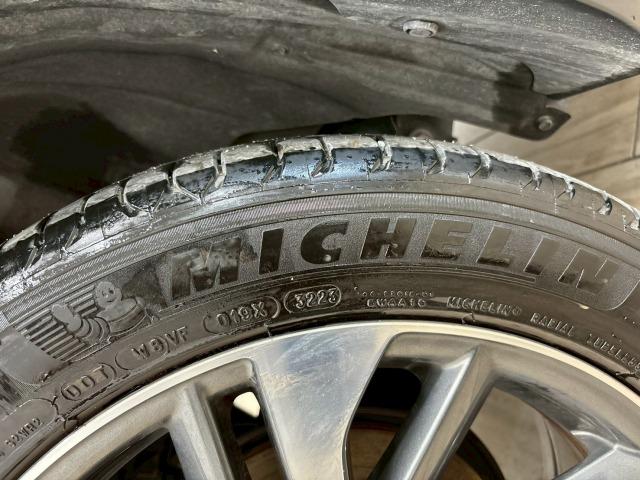 カローラクロス ハイブリッド Z 禁煙 パノラマルーフ ブラインドスポットモニター パワーシート シートヒーター CD/DVD再生 電動リアゲート コーナーセンサー 軽減ブレーキ レーンキープ 追従クルーズコントロール スマートキー(27枚目)