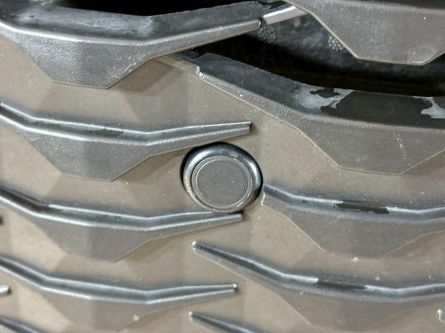 カローラクロス ハイブリッド Z 禁煙 パノラマルーフ ブラインドスポットモニター パワーシート シートヒーター CD/DVD再生 電動リアゲート コーナーセンサー 軽減ブレーキ レーンキープ 追従クルーズコントロール スマートキー(30枚目)