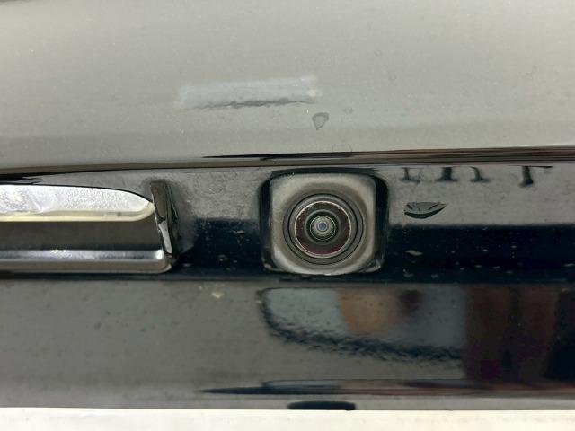 カローラクロス ハイブリッド Z 禁煙 パノラマルーフ ブラインドスポットモニター パワーシート シートヒーター CD/DVD再生 電動リアゲート コーナーセンサー 軽減ブレーキ レーンキープ 追従クルーズコントロール スマートキー(33枚目)