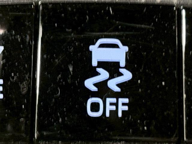 カローラクロス ハイブリッド Z 禁煙 パノラマルーフ ブラインドスポットモニター パワーシート シートヒーター CD/DVD再生 電動リアゲート コーナーセンサー 軽減ブレーキ レーンキープ 追従クルーズコントロール スマートキー(51枚目)