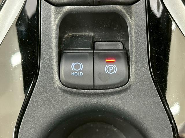 カローラクロス ハイブリッド Z 禁煙 パノラマルーフ ブラインドスポットモニター パワーシート シートヒーター CD/DVD再生 電動リアゲート コーナーセンサー 軽減ブレーキ レーンキープ 追従クルーズコントロール スマートキー(53枚目)