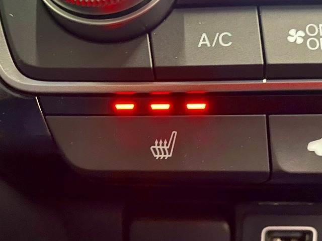 インサイト ＥＸ　オートクルーズコントロール　コーナーセンサー　レーンキープ　パワーシート　ブラインドスポットモニター　衝突軽減ブレーキ　Ｂｌｕｅｔｏｏｔｈ　ＬＥＤヘッドライト　プッシュスタート　バックカメラ（8枚目）