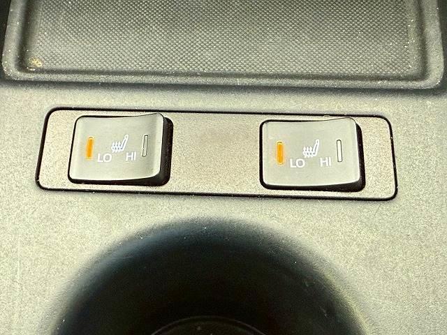 【シートヒーター】冬場はエアコンの温度設定を低めにでき、身体の芯からポカポカになります。