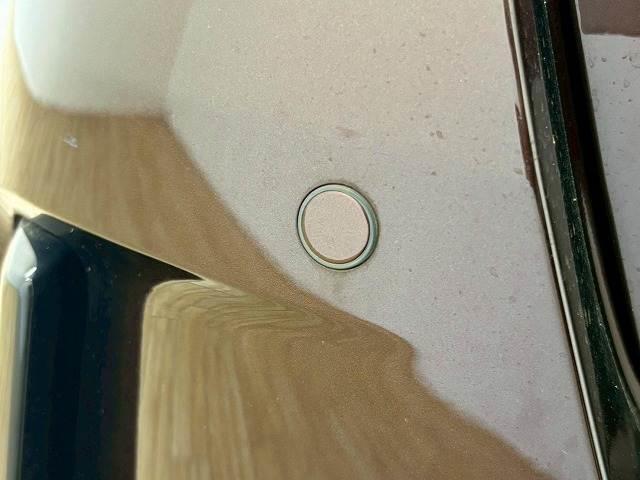 【コーナーセンサー】障害物との接近や距離を音やディスプレイ等で警告します。不慣れな駐車や安全を守ります。