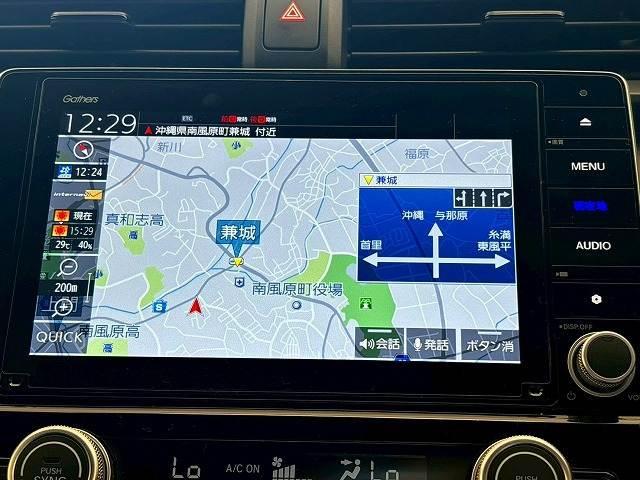【純正ナビ】一体感のあるナビは、高級感ある車内を演出してくれます。Ｂｌｕｅｔｏｏｔｈ再生などオーディオ機能も充実しておりますので、運転もより楽しめます♪