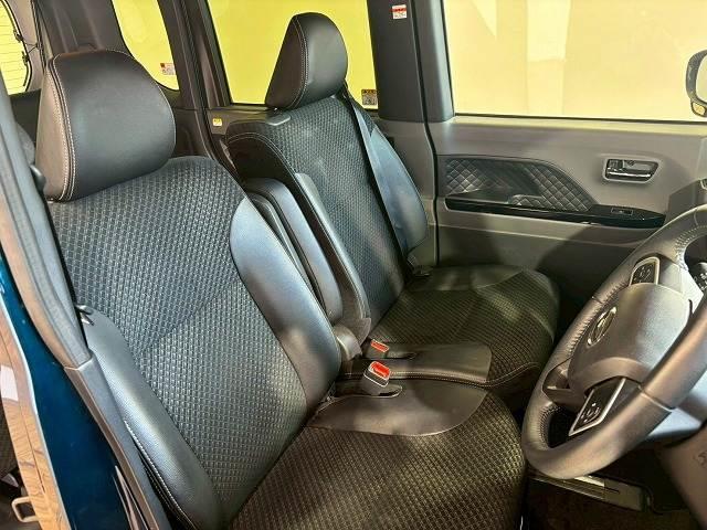 【フロントシート】破れ・へたりも少なく、ご覧の通りきれいな状態を維持しております。また、室内クリーニング・コーティングもご用命いただけます。