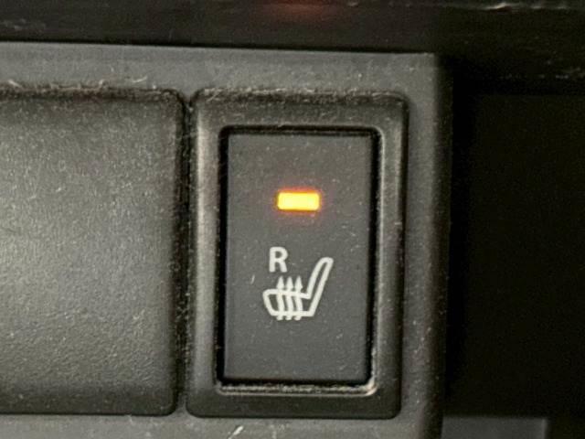 【シートヒーター】冬場はエアコンの温度設定を低めにでき、身体の芯からポカポカになります。