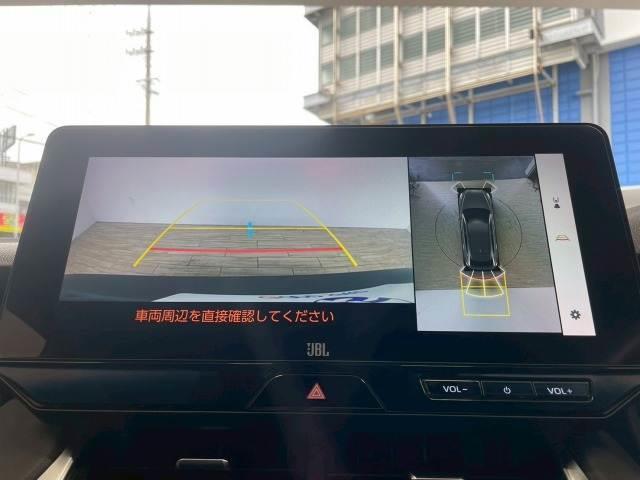 【パノラミックビューモニター】専用のカメラにより、上から見下ろしたような視点で３６０度クルマの周囲を確認することができます☆死角部分も確認しやすく、狭い場所での切り返しや駐車もスムーズに行えます。