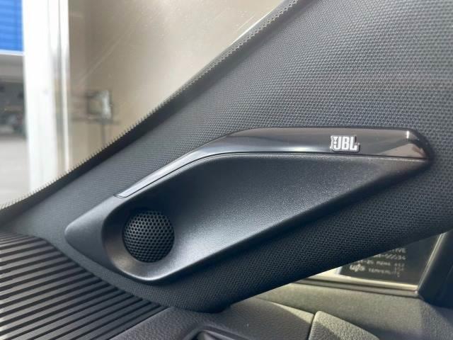 【ＪＢＬプレミアムサウンド】オプションの高音質スピーカーを搭載しております。専用チューニングにより、クリアで臨場感あふれるサウンドを実現しワンランク上の空間をお楽しみください。