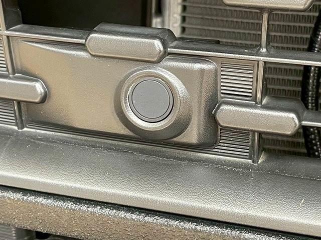 【コーナーセンサー】障害物との接近や距離を音やディスプレイ等で警告します。不慣れな駐車や安全を守ります。