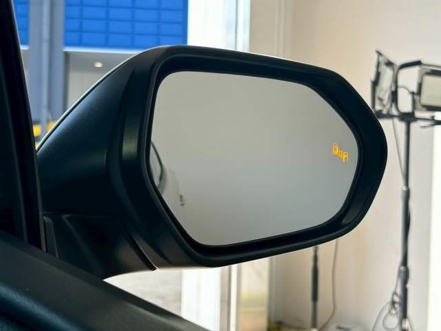 プリウス Ａツーリングセレクション　トヨタセーフティセンス　ブラインドスポットモニター　ヘッドアップディスプレイ　追従クルーズコントロール　駐車支援　ＡＣ１００Ｖ　シートヒーター　クリアランスソナー　オートマチックハイビーム　ＥＴＣ（6枚目）