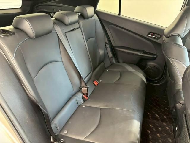 プリウス Ａツーリングセレクション　トヨタセーフティセンス　ブラインドスポットモニター　ヘッドアップディスプレイ　追従クルーズコントロール　駐車支援　ＡＣ１００Ｖ　シートヒーター　クリアランスソナー　オートマチックハイビーム　ＥＴＣ（13枚目）