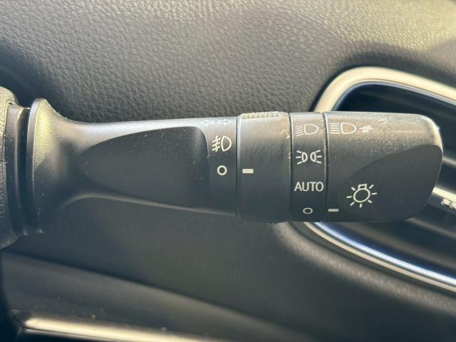 プリウス Ａツーリングセレクション　トヨタセーフティセンス　ブラインドスポットモニター　ヘッドアップディスプレイ　追従クルーズコントロール　駐車支援　ＡＣ１００Ｖ　シートヒーター　クリアランスソナー　オートマチックハイビーム　ＥＴＣ（48枚目）