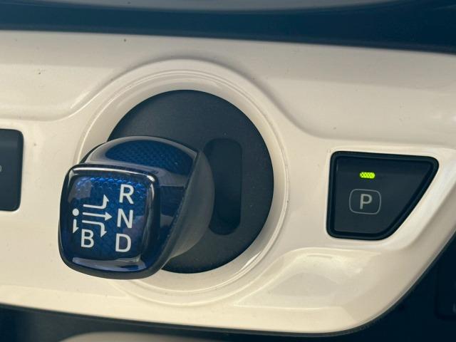 プリウス Ａツーリングセレクション　トヨタセーフティセンス　ブラインドスポットモニター　ヘッドアップディスプレイ　追従クルーズコントロール　駐車支援　ＡＣ１００Ｖ　シートヒーター　クリアランスソナー　オートマチックハイビーム　ＥＴＣ（50枚目）