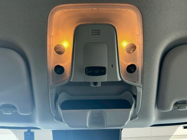 プリウス Ａツーリングセレクション　トヨタセーフティセンス　ブラインドスポットモニター　ヘッドアップディスプレイ　追従クルーズコントロール　駐車支援　ＡＣ１００Ｖ　シートヒーター　クリアランスソナー　オートマチックハイビーム　ＥＴＣ（64枚目）