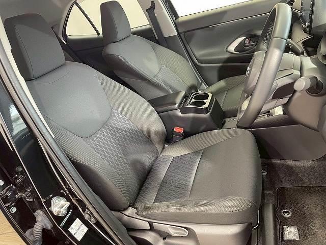 【フロントシート】破れ・へたりも少なく、ご覧の通りきれいな状態を維持しております。また、室内クリーニング・コーティングもご用命いただけます。