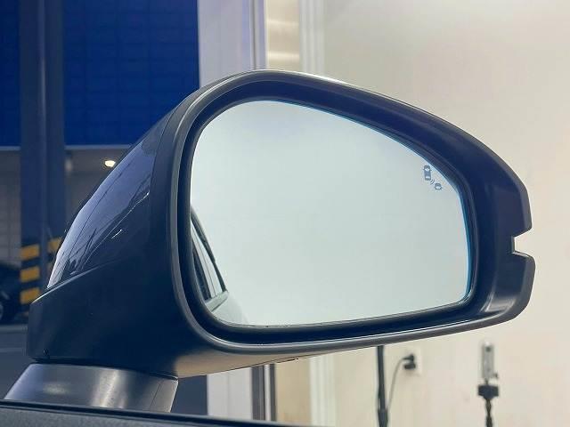 ヴェゼル ｅ：ＨＥＶ　Ｚ　メーカーオプションナビ　ホンダセンシング　置くだけ充電　ブラインドスポットモニター　追従クルーズコントロール　電動リアゲート　コーナーセンサー　ハーフレザー　パドルシフト　ＬＥＤヘッドライト　ＥＴＣ（7枚目）