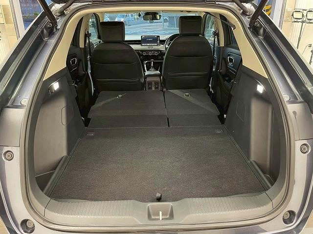 ヴェゼル ｅ：ＨＥＶ　Ｚ　メーカーオプションナビ　ホンダセンシング　置くだけ充電　ブラインドスポットモニター　追従クルーズコントロール　電動リアゲート　コーナーセンサー　ハーフレザー　パドルシフト　ＬＥＤヘッドライト　ＥＴＣ（14枚目）