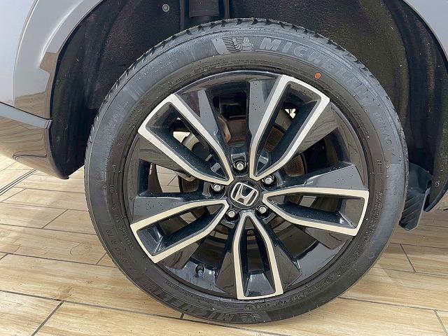 ヴェゼル ｅ：ＨＥＶ　Ｚ　メーカーオプションナビ　ホンダセンシング　置くだけ充電　ブラインドスポットモニター　追従クルーズコントロール　電動リアゲート　コーナーセンサー　ハーフレザー　パドルシフト　ＬＥＤヘッドライト　ＥＴＣ（25枚目）