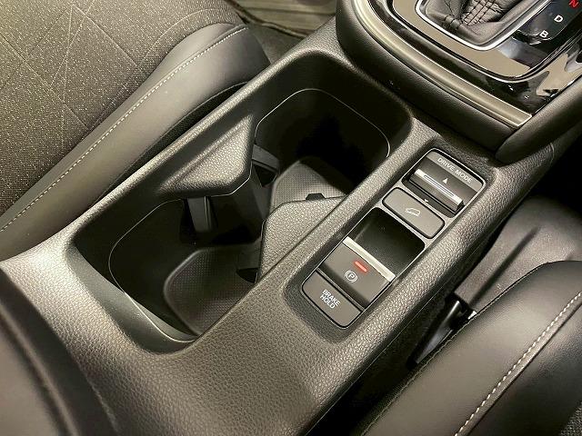 ヴェゼル ｅ：ＨＥＶ　Ｚ　メーカーオプションナビ　ホンダセンシング　置くだけ充電　ブラインドスポットモニター　追従クルーズコントロール　電動リアゲート　コーナーセンサー　ハーフレザー　パドルシフト　ＬＥＤヘッドライト　ＥＴＣ（63枚目）