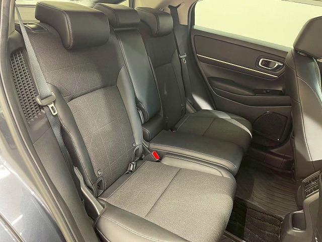 ヴェゼル ｅ：ＨＥＶ　Ｚ　メーカーオプションナビ　ホンダセンシング　置くだけ充電　ブラインドスポットモニター　追従クルーズコントロール　電動リアゲート　コーナーセンサー　ハーフレザー　パドルシフト　ＬＥＤヘッドライト　ＥＴＣ（70枚目）
