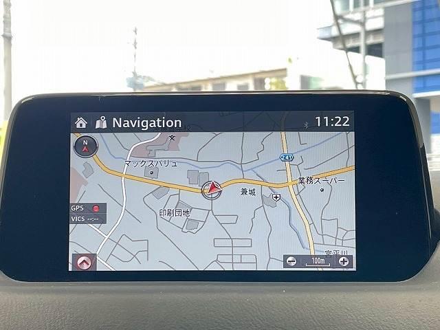 【純正ナビ】一体感のあるナビは、高級感ある車内を演出してくれます。Ｂｌｕｅｔｏｏｔｈ再生などオーディオ機能も充実しておりますので、運転もより楽しめます♪