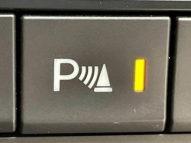 【コーナーセンサー】障害物との接近や距離を音やディスプレイ等で警告します。不慣れな駐車や安全を守ります。